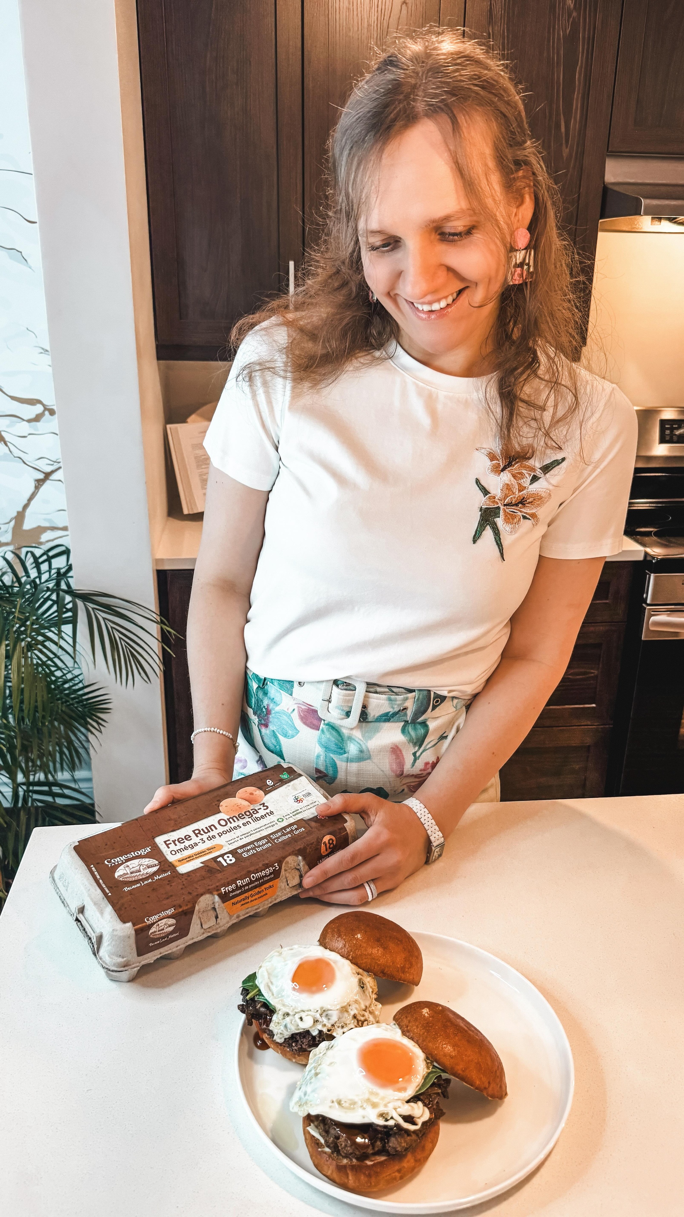 This is my family’s go-to dinner whenever we want to celebrate something special: homemade burgers made extra special with the naturally golden yolks from @conestoga_eggs , or topped off with the naturally golden touch of Conestoga Farms’ eggs.

👩🏻‍🍳Recipe (for two burgers):

* 3 Free Run O3 + Lutein Brown 18pk @conestoga_eggs
* 250g ground beef
* 2 burger buns
* 250g mushrooms
* 2 onions
* 2 tbsp olive oil
* a few leaves of spinach
* 2 garlic
* lots of spinach
* 3 tbsp milk
* 1/2 tsp parsley
* 1/2 cup bread crumbs
* salt and pepper
* 1/2 tsp oregano
* mayonnaise 
* mustard
* barbecue sauce

Cut the onions and mushrooms and fry them together. In the meantime, toast the buns, and prepare meat for burgers. In the bowl, mix ground beef with the seasonings: parsley, oregano, salt and pepper, add bread crumbs and one egg. Mix it all very well and form a patty. Fry them both on the pan. Next, fry two eggs sunny side up style using Free Run O3 + Lutein Brown 18pk @conestoga_eggs . Lastly, assemble all the ingredients as seen in the video.

Enjoy! 🙃

Now it’s your turn! Show me your favourite family recipes, tag @conestoga_eggs to get featured.

.ad.