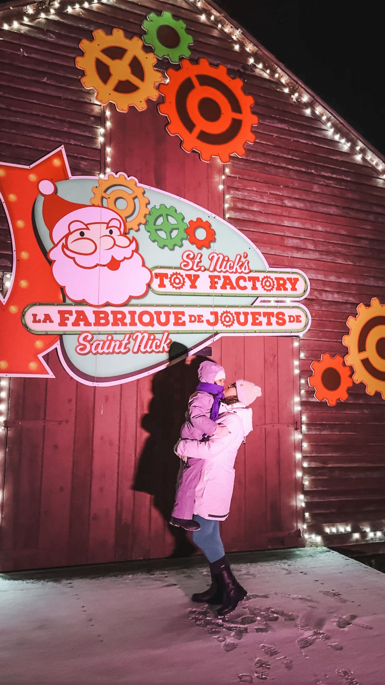 We had so much fun at #alightatnight @uppercanadavill , as always! 😃🧑‍🧑‍🧒🎄
We loved the Toy Train Ride 🚂, having some hot cocoa ☕️ and a little something to eat 🍔 at the Harvest Barn, and of course, seeing the Victorian Saint Nick 🎅 and all the beautifully decorated trees and buildings ✨. We also did some shopping at their Village Store and got some FRESH bread that we highly recommend you get one (or two like us) whenever you visit - it’s the best! 🍞👌

#hosted #uppercanadavillage #25yearsofmagic #holidaylights #christmaslights #canadianmom #canadianmoms #ottawabloggers #ottawamom #ottawainfluencer #ottawablogger #ottawalife #ottawatourism #ottawaevents #ottawaontario #myottawa #exploreottawa #outaouaisfun #ottawaexperience #ottawaevents #familyfunottawa